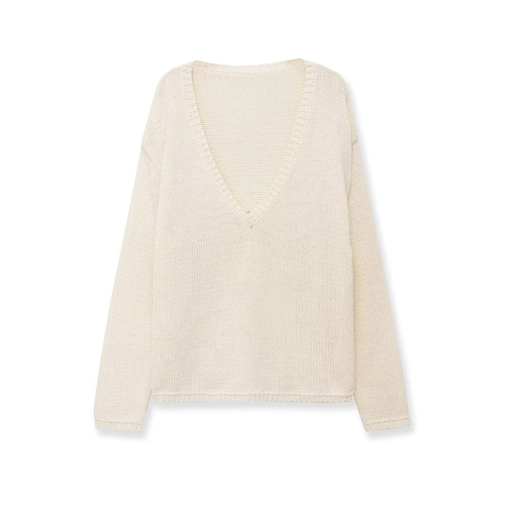 Simple long sleeved V-neck casual knit sweater