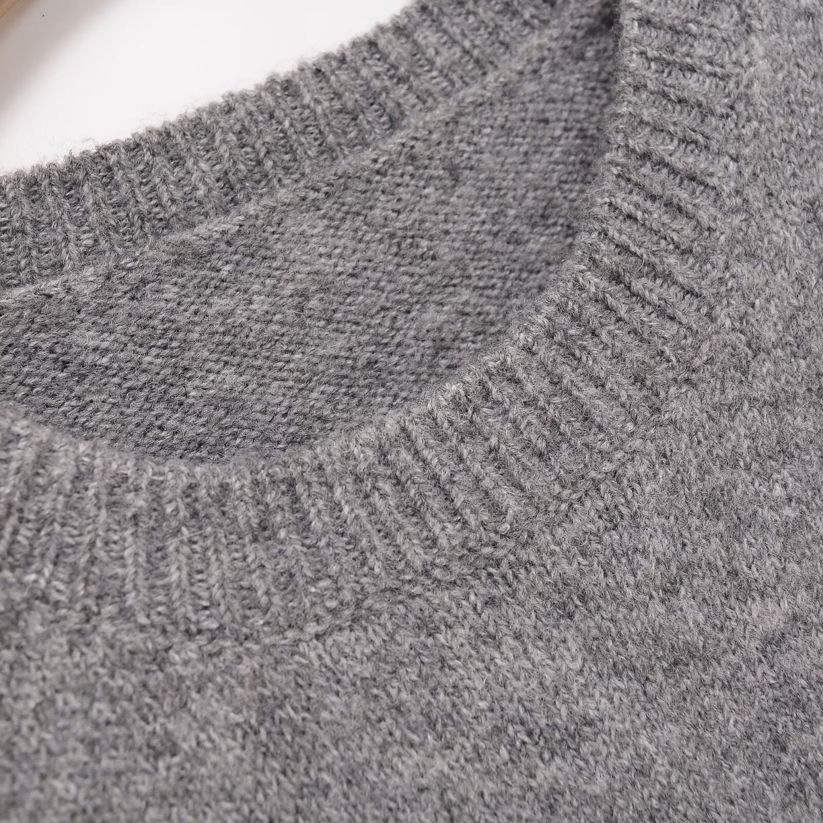 Handmade Jacquard Round Neck Knitted Shirt for Cats