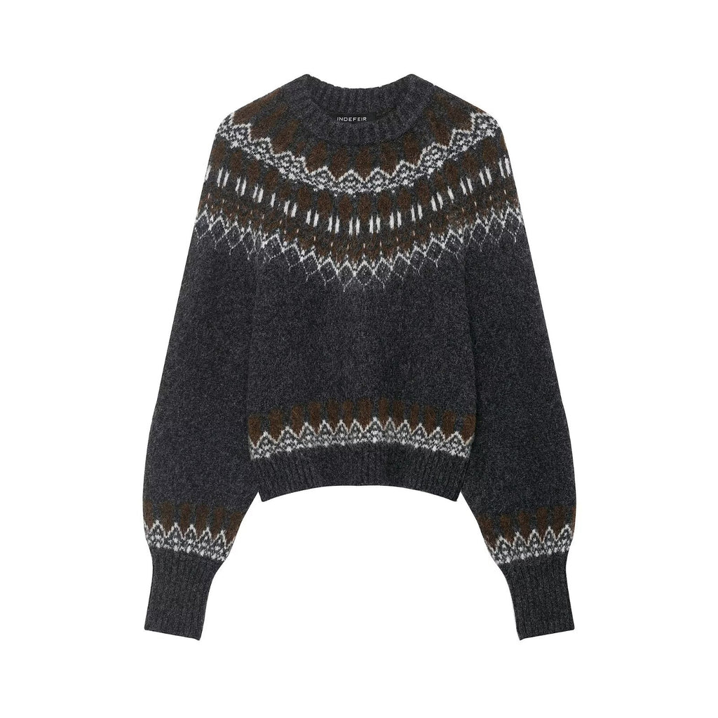 Long sleeved round neck jacquard knitted sweater