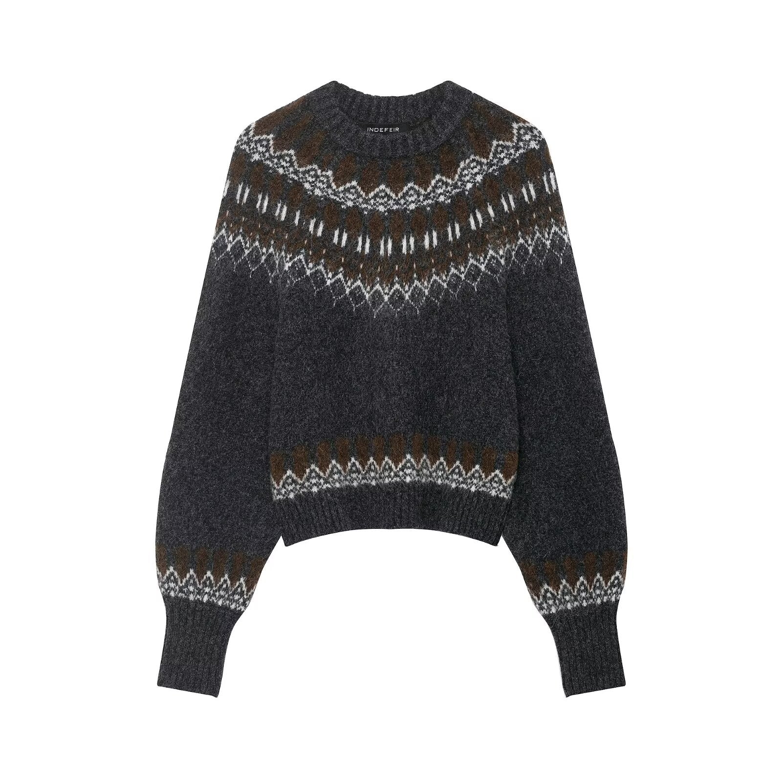 Long sleeved round neck jacquard knitted sweater