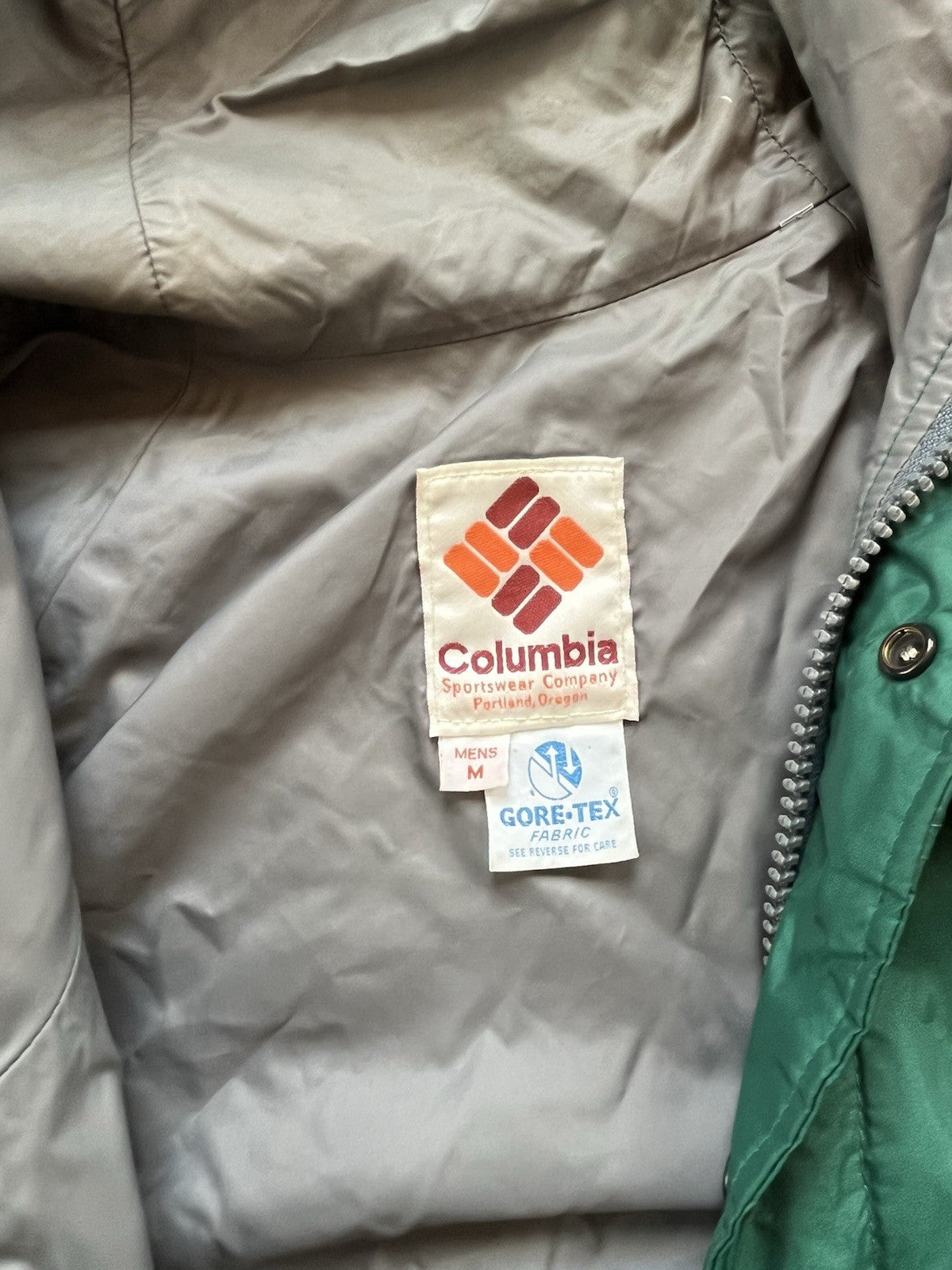 Columbia Goretex Vintage Brown Tag Hooded Jacket Made In USA Size M