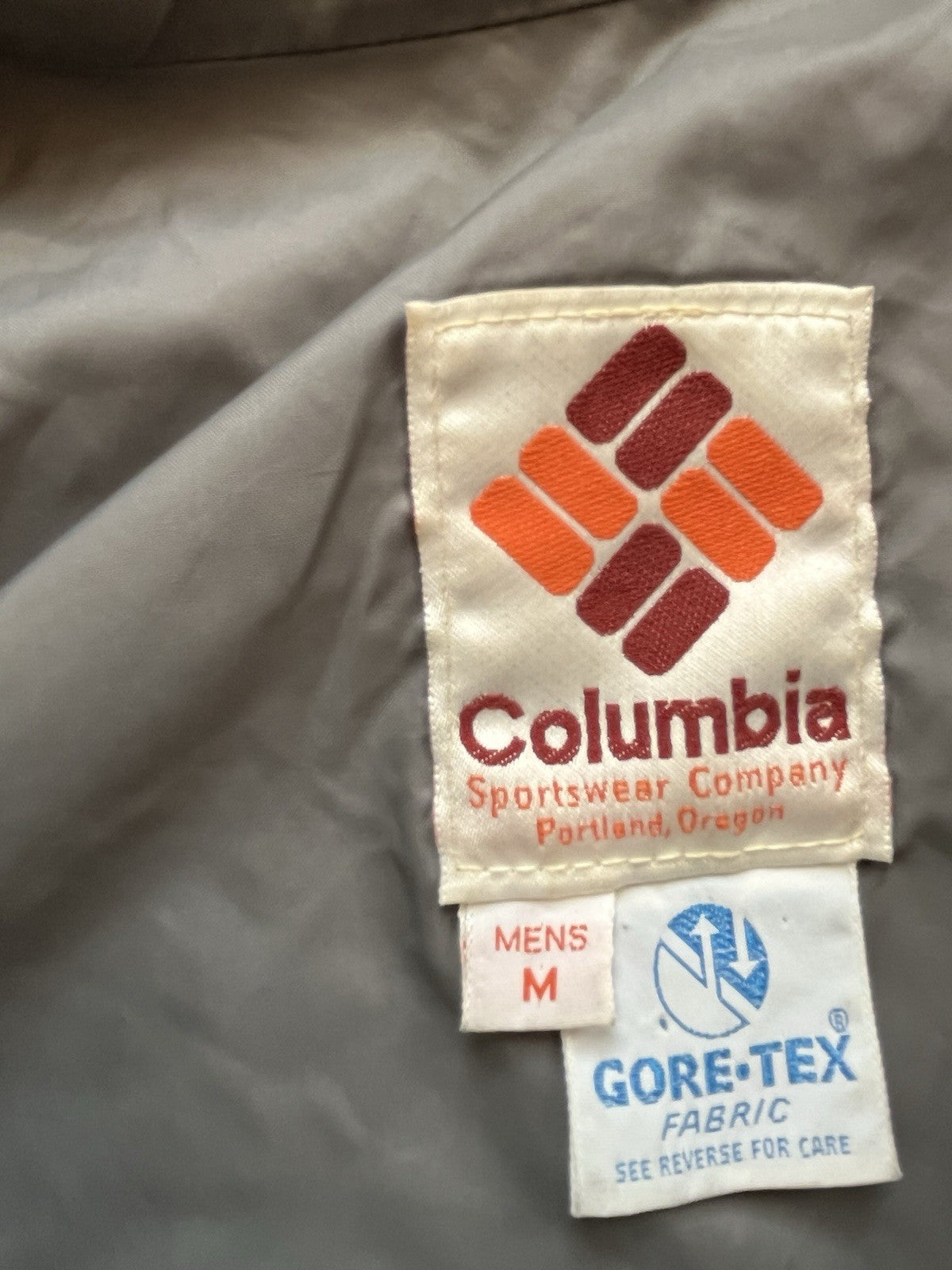 Columbia Goretex Vintage Brown Tag Hooded Jacket Made In USA Size M